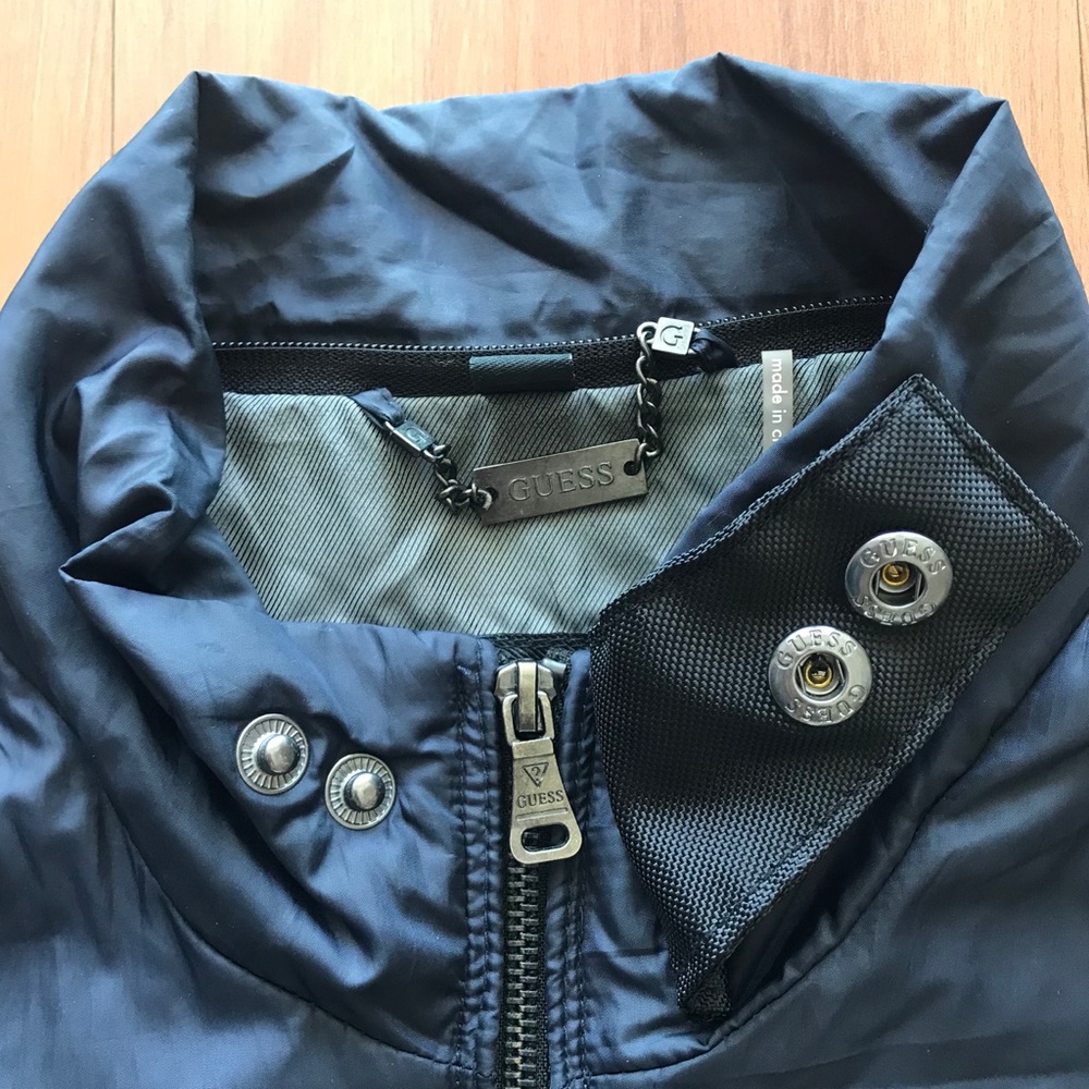 💕⭐️HostPick⭐️💕 🆕 GUESS Jacket - Picture 5 of 7